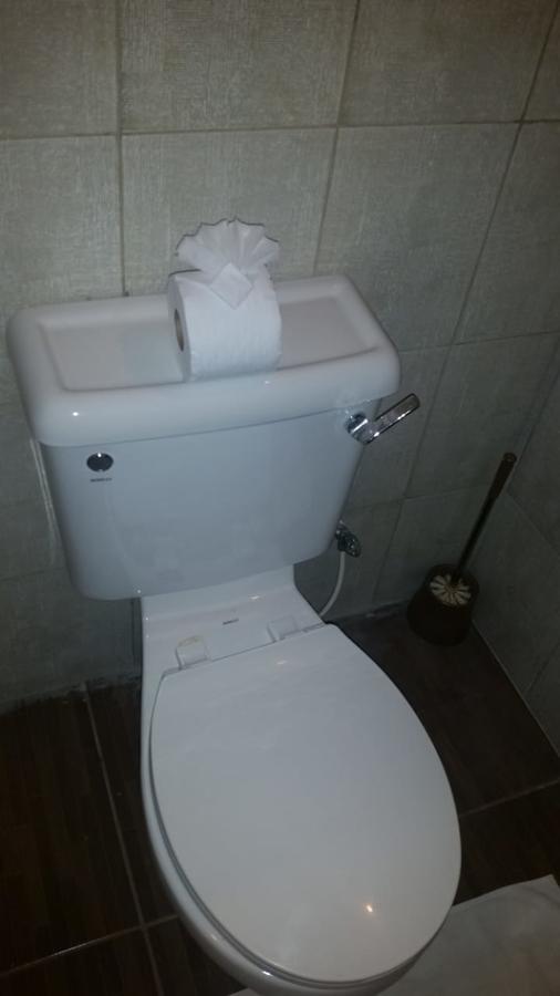 Studio 27 Inn Piarco Exteriör bild